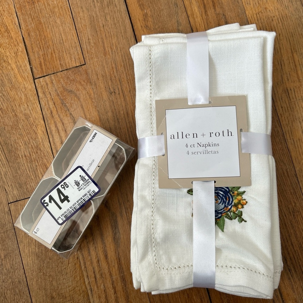 White‎ Floral Napkins